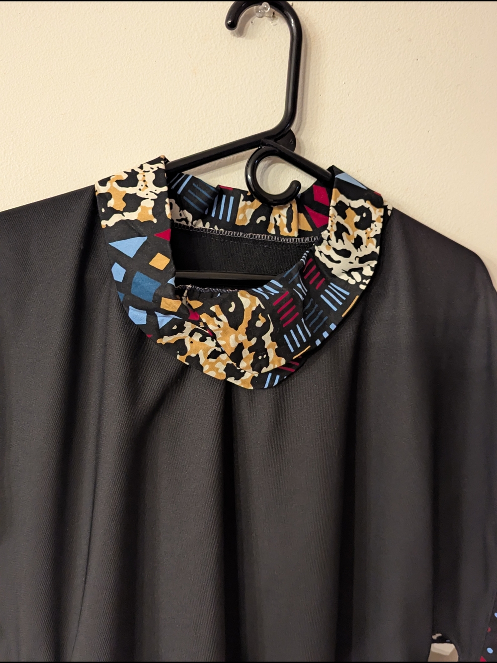 Koubix Handcrafted Poncho Style Women's Short-Sleeve Top with Patterned Trim M-L - Picture 2 of 12